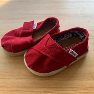NWOT!! Toms Infant Shoes